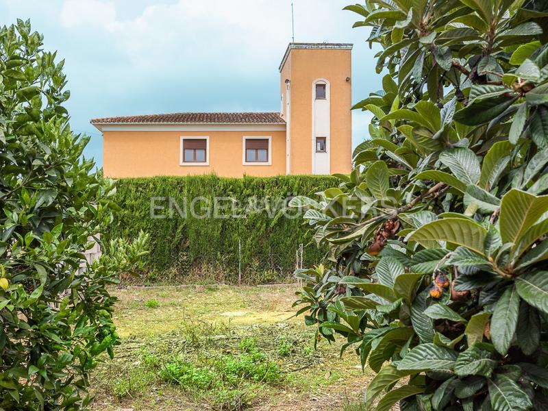 Foto ff6cce41-7d2d-441a-b4eb-b4905dac6293. Casa chalet independiente en suelo urbano en Ondara