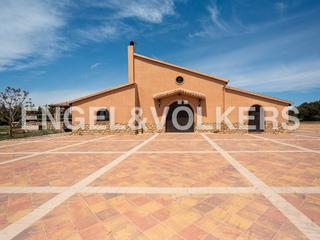 Casa en Chinchilla de Monte - Aragón. Finca con bodega en producción