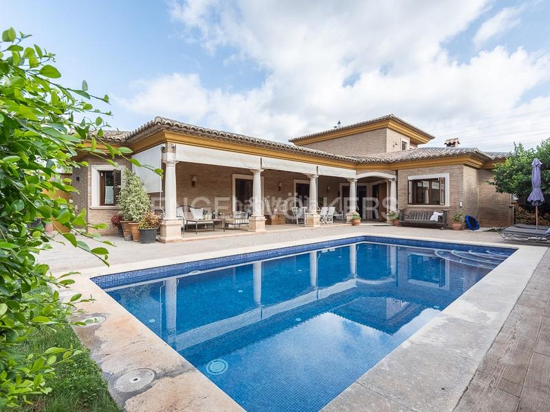 Foto 264d734e-dffc-423e-96be-f13c6c9a7140. Casa con riscaldamento parcheggio piscina in Torre en Conill-Cumbres de San Antonio Bétera