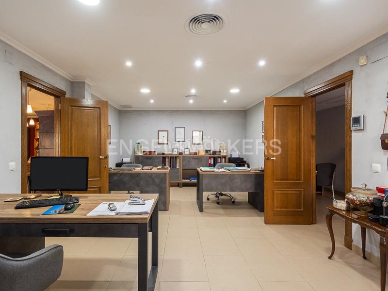 Foto 4c0a6e16-0564-434d-ab1d-0d6e9ab50e1c. Casa con riscaldamento parcheggio piscina in Torre en Conill-Cumbres de San Antonio Bétera