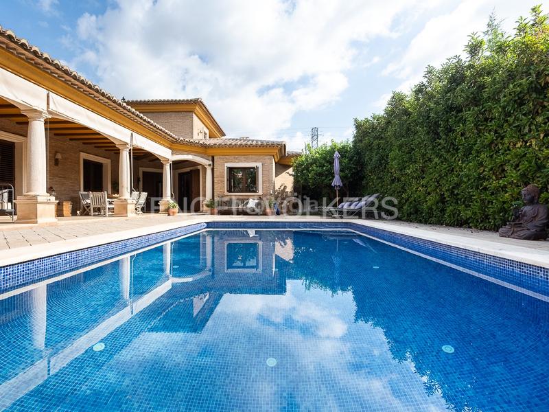 Foto 55e5bf6b-c46a-40c6-9f53-2378c45986f5. Casa con riscaldamento parcheggio piscina in Torre en Conill-Cumbres de San Antonio Bétera