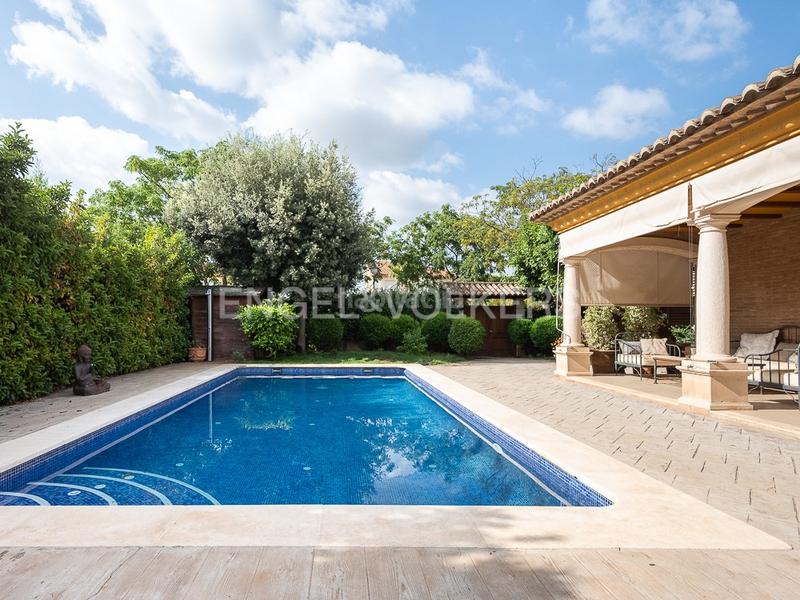 Foto baa7b4ec-ba49-4e1b-b350-563bfc5b72ab. Casa con riscaldamento parcheggio piscina in Torre en Conill-Cumbres de San Antonio Bétera