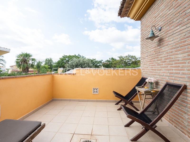 Foto e94befe1-07de-4914-a556-a03d947ace89. Casa con riscaldamento parcheggio piscina in Torre en Conill-Cumbres de San Antonio Bétera