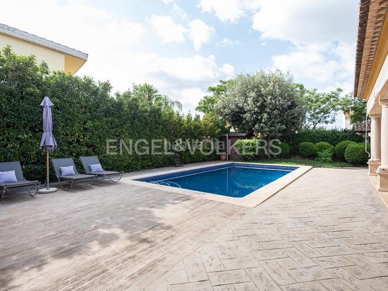 Foto f91e37f1-3b4e-4614-8274-02c270c7588b. Casa con riscaldamento parcheggio piscina in Torre en Conill-Cumbres de San Antonio Bétera