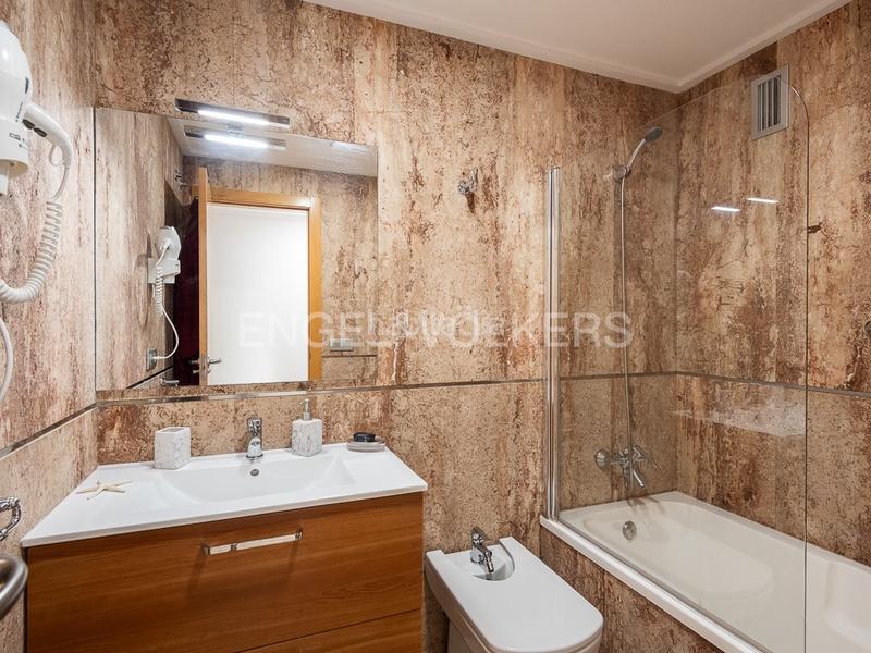 Foto d299b02b-4390-4e40-8f61-b2bf8c8f5068. Apartament amb calefacció aparcament piscina a Vista Mar Oropesa del Mar