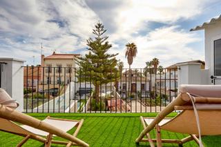 Rent Apartment in Malva Rosa. Luminosa vivienda con terraza a pie de playa