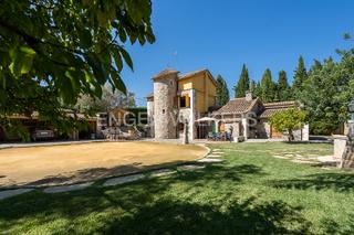 Maison à El Carme-Sant Agustí-Bonavista. Majestuoso chalet independiente en la eliana