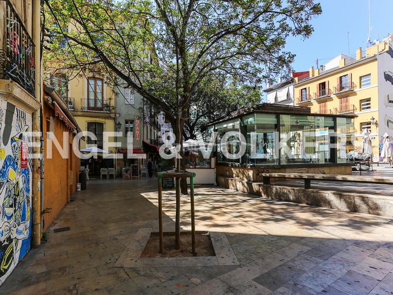 Foto 00493841-e197-4de4-8970-c9e28c89e089. Apartamento planta baja para reformar en El Carmen en Valencia