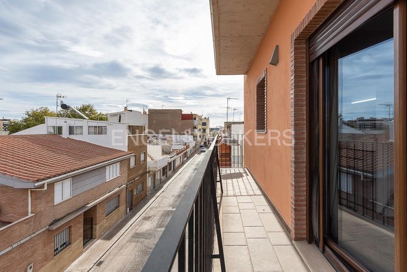 Foto 8ec9c24b-e174-4cce-b562-b85a362a84ed. Casa vivienda con excelentes instalaciones. en Avenida de Abril-9 de Octubre Sagunt