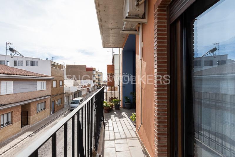 Foto a2c24992-9888-4e7c-9d2e-03669b0a7e33. Casa vivienda con excelentes instalaciones. en Avenida de Abril-9 de Octubre Sagunt