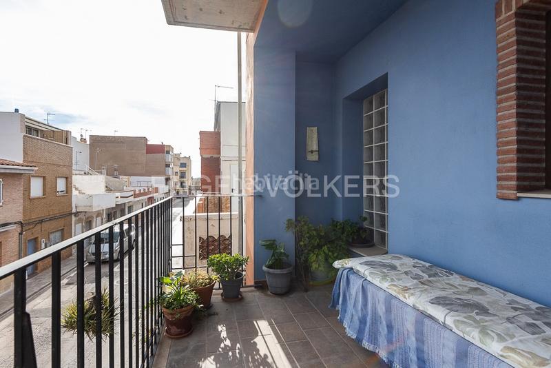 Foto defaa5f5-9ee6-4cf2-873a-d035e96406a4. Casa vivienda con excelentes instalaciones. en Avenida de Abril-9 de Octubre Sagunt