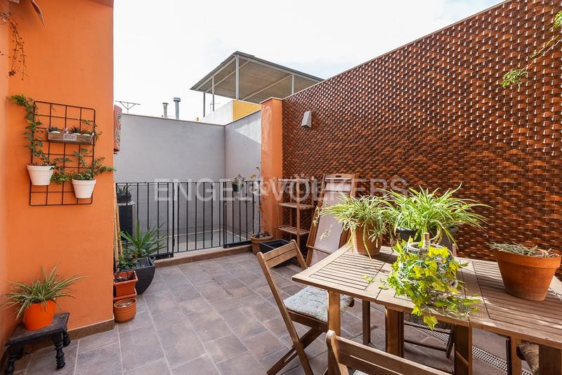 Foto efd88cae-594a-467a-a13d-a1ede7cbd681. Casa vivienda con excelentes instalaciones. en Avenida de Abril-9 de Octubre Sagunt