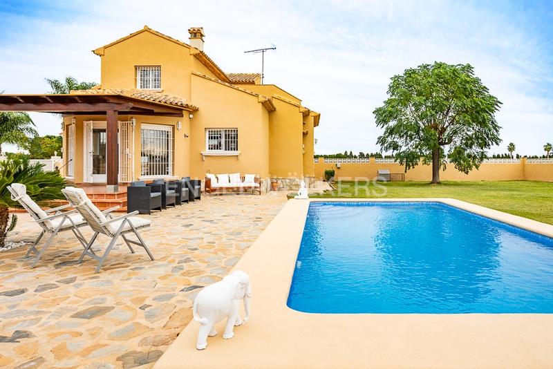 Foto 8cb75eee-73ca-453b-a102-62ecdb3495fa. Alquiler masía chalet independiente en denia para temporadas cortas en Dénia