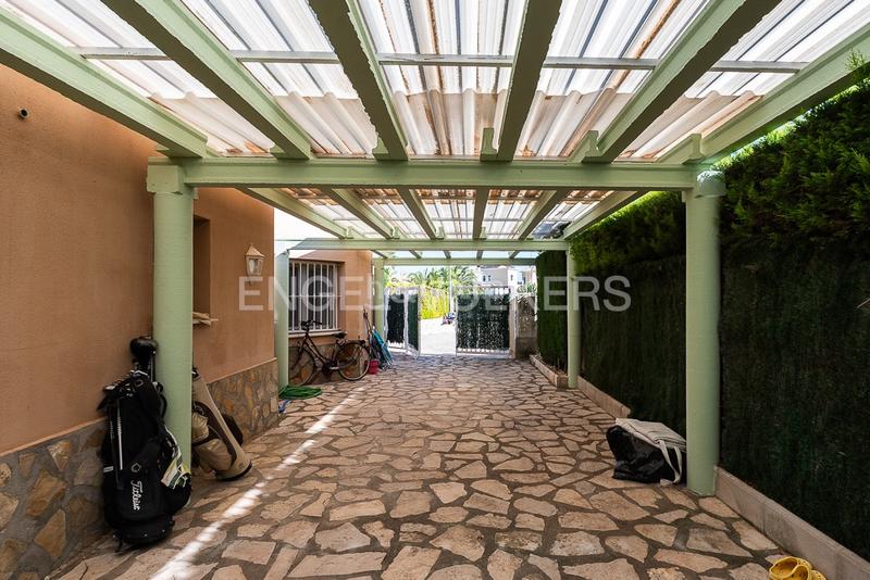 Foto 48d4ab42-1dd4-4ea8-9aa2-dbd3fa3413c3. Casa villa junto a la playa nova en Oliva nova Oliva