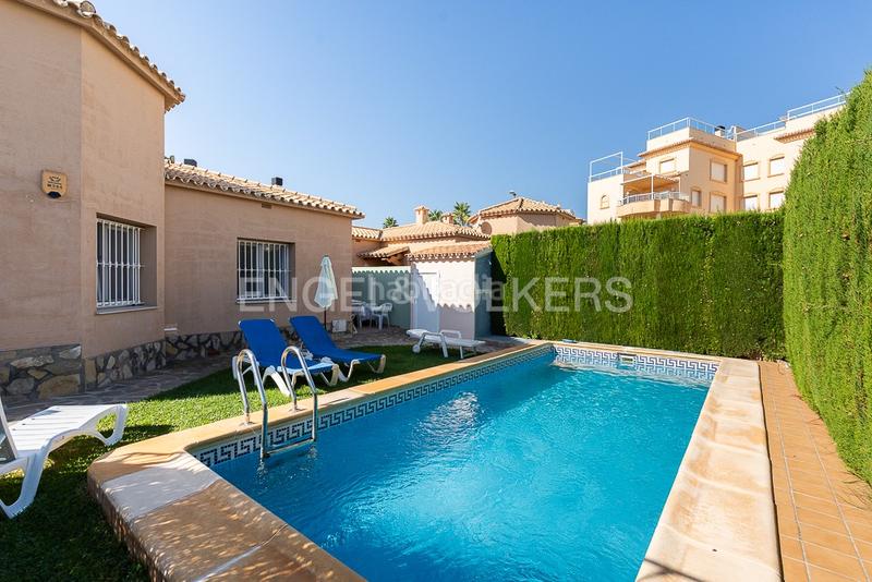 Foto 9b56a721-6500-473e-8130-8ccc12b6eff0. Casa villa junto a la playa nova en Oliva nova Oliva