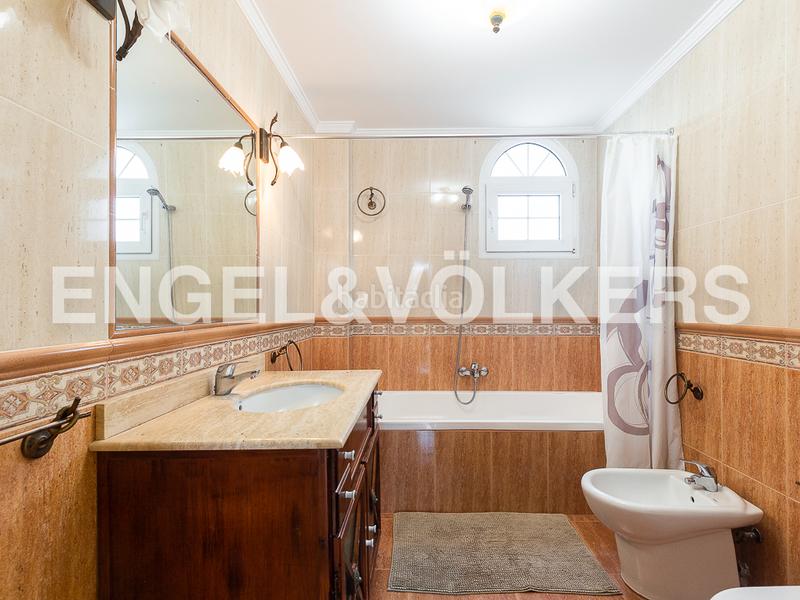 Foto 355e2266-6d96-471a-abb6-c462abad2e44. Casa amb calefacció aparcament piscina a El Marenyet Cullera