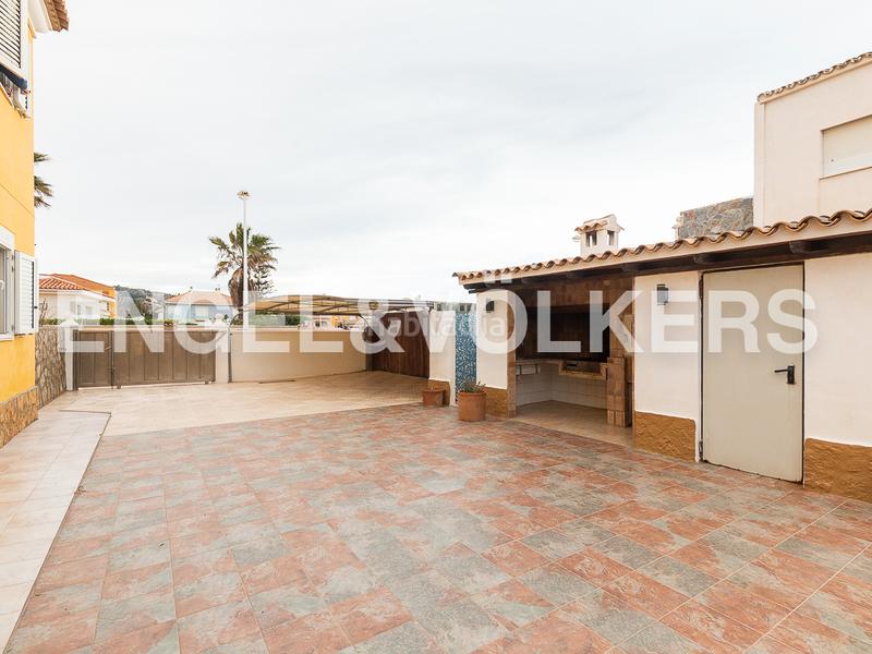 Foto a6844a04-5b67-4c8b-b48b-a4cb368928ce. Casa amb calefacció aparcament piscina a El Marenyet Cullera