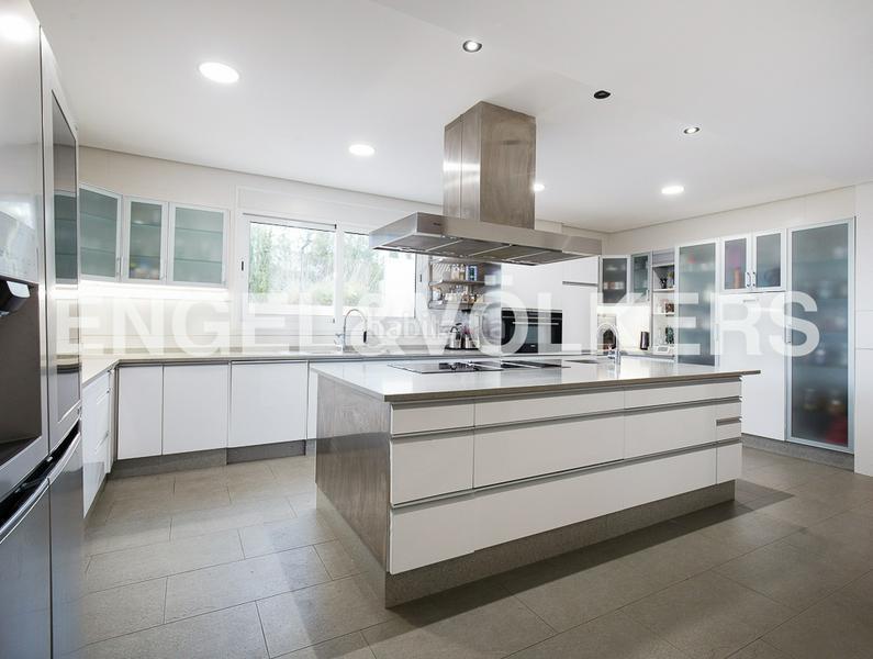 Foto 2c960351-30ce-4fba-b36c-6f1d71c19d88. Affitto casale con riscaldamento parcheggio piscina in Torrent