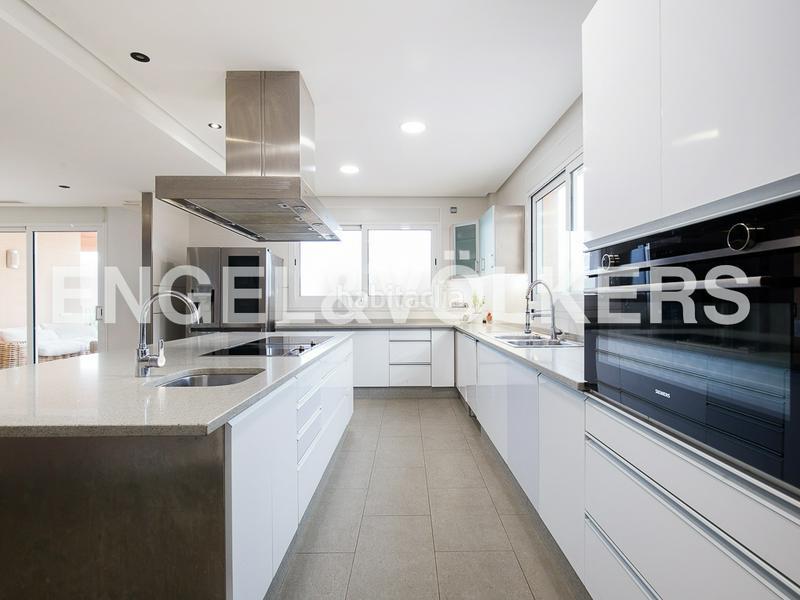 Foto 3407b7b1-9d9a-4c19-9c8d-b44bc230b8fd. Affitto casale con riscaldamento parcheggio piscina in Torrent