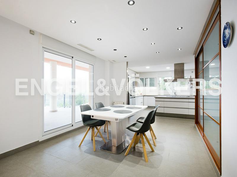 Foto 8a438f90-49c6-459d-a0ca-9868aa5d52a0. Affitto casale con riscaldamento parcheggio piscina in Torrent