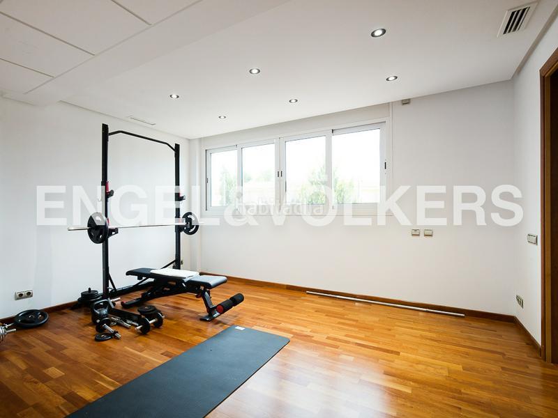 Foto f51fd1e2-4b43-461f-a378-a214b80509ab. Affitto casale con riscaldamento parcheggio piscina in Torrent