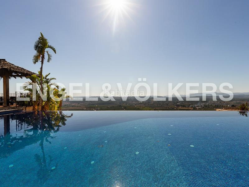 Foto edbbaaea-d5db-4f07-9fec-f594082430fc. Alquiler masía exclusividad y lujo en calicanto en Torrent