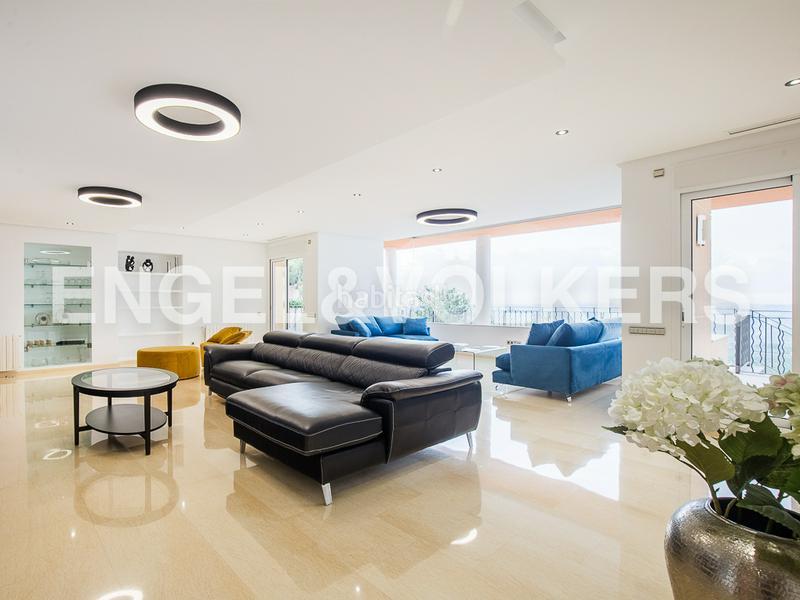 Foto 32ec0abf-4b27-4aa4-b170-b41b7e802443. Rent country house with heating parking pool in Cumbres de Calicanto Torrent