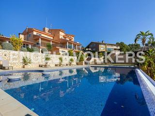 Rent Country house in Cumbres de Calicanto. Exclusividad y lujo en calicanto