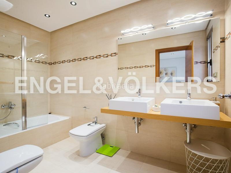 Foto 8ed4ea83-017d-427a-aa02-7cda899bf1e5. Rent country house with heating parking pool in Cumbres de Calicanto Torrent