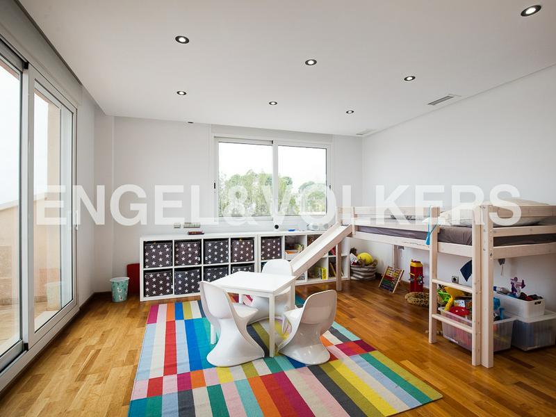 Foto ce27a5df-0f0c-43d8-88f9-4c1533208773. Rent country house with heating parking pool in Cumbres de Calicanto Torrent