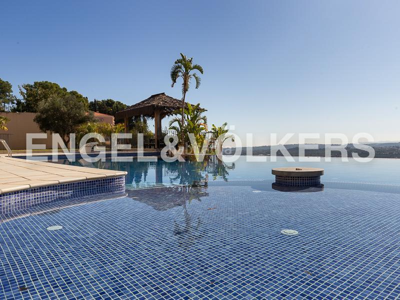 Foto cf727cdb-a678-4732-8b5d-40b4352922b4. Rent country house with heating parking pool in Cumbres de Calicanto Torrent