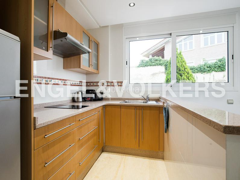 Foto df2a1f30-7f07-4d59-818e-8e7591907605. Rent country house with heating parking pool in Cumbres de Calicanto Torrent