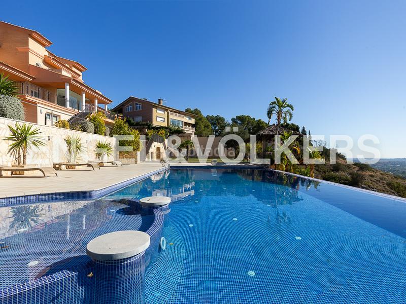 Foto e9204a57-c2f8-4d10-8529-2dc220b6412c. Rent country house with heating parking pool in Cumbres de Calicanto Torrent