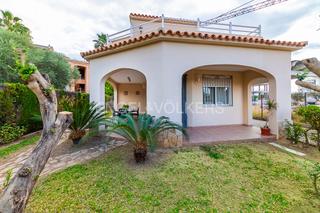 Casa en Oliva Nova. Villa independiente a escasos metros de la playa