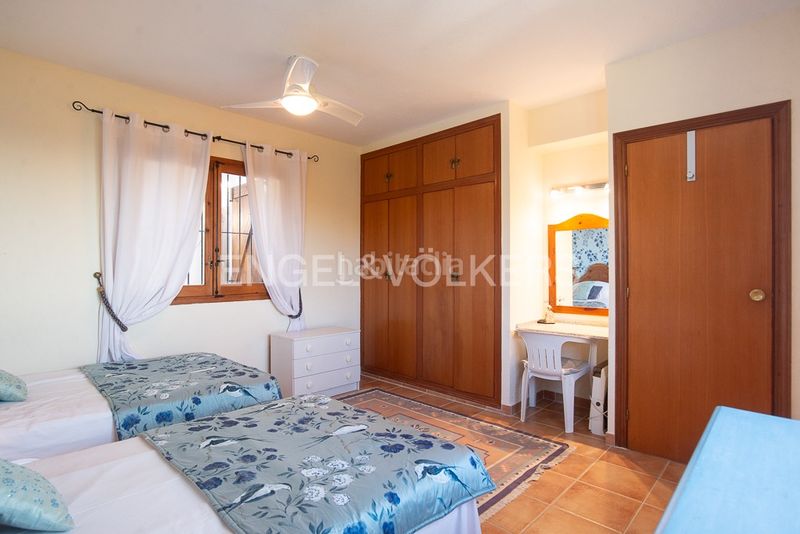 Foto 0e8178d0-ed66-4ce0-a646-a00981ab7bc1. Casa amb calefacció piscina a Alcossebre