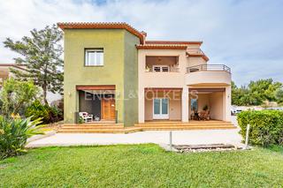 Maison à Pedreguer. Villa exclusiva en monte solana