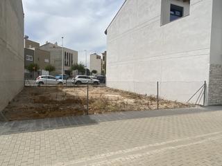 Terreny residencial a Parque de la Bombilla. Solar urbano en llíria