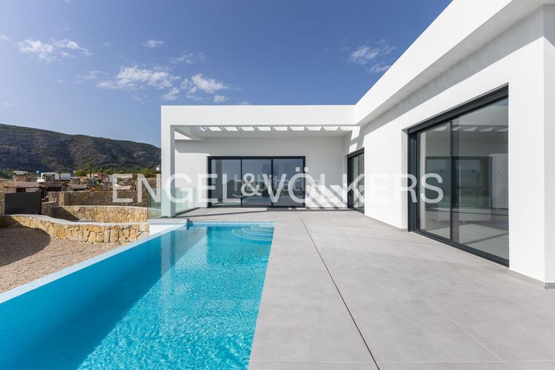 Foto 6eea15ae-c4bb-4dda-b3fe-95d54de3a04d. Casa amb calefacció aparcament piscina a Monte Solana Pedreguer