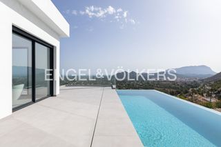 House in Monte Solana. Fantástica villa de lujo con vistas de ensueño sin obstáculos