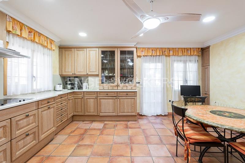 Foto 03843f2c-1675-40f4-839f-6ad4fc3c34db. House with heating parking pool in Centro-El Castillo Sagunt