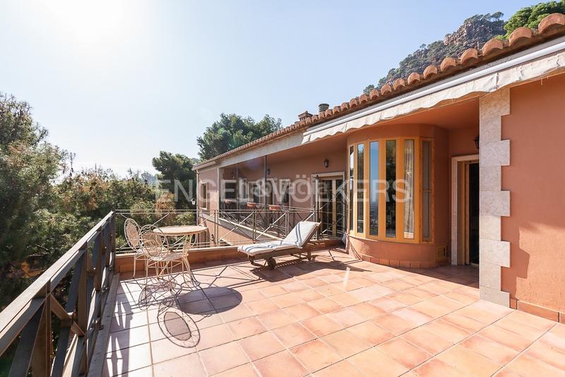 Foto 13f59d07-f137-4a24-87ca-f6b8500973ef. House with heating parking pool in Centro-El Castillo Sagunt