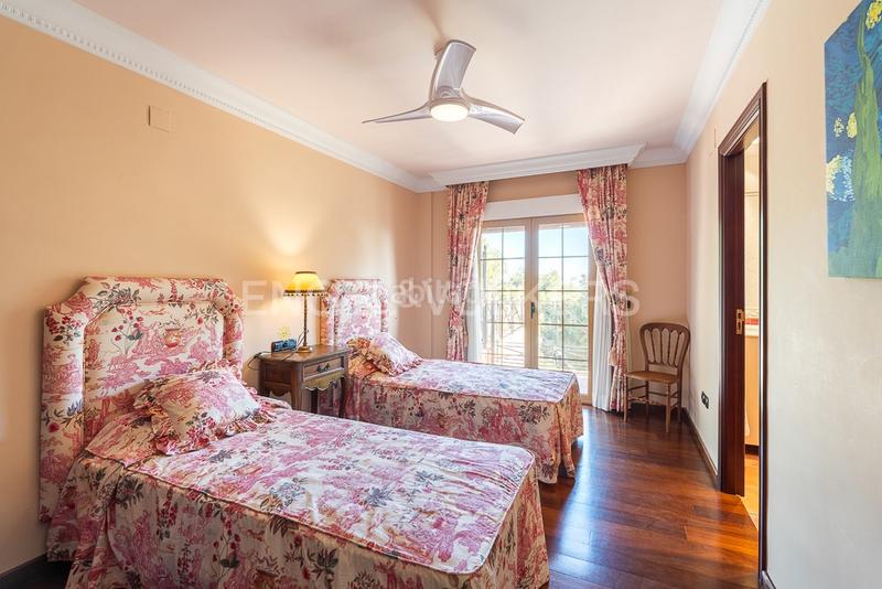 Foto 39446b9a-1c14-4184-bb11-02f1b6e8f76f. House with heating parking pool in Centro-El Castillo Sagunt