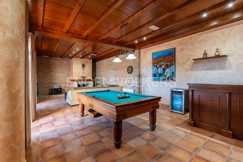 Foto 3ec85618-255f-4bc1-bdb8-8f8dc5348c26. House with heating parking pool in Centro-El Castillo Sagunt