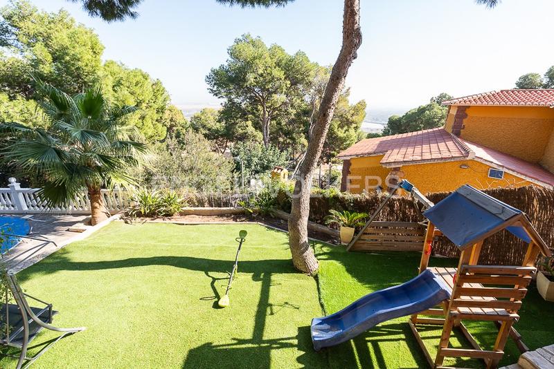 Foto 59e37d59-a686-4c85-9c7d-69b8098f54b2. House with heating parking pool in Centro-El Castillo Sagunt