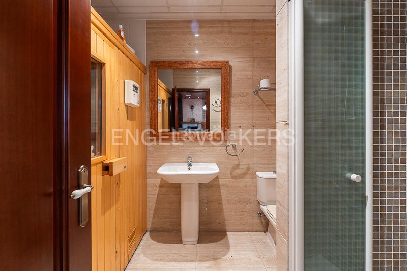 Foto 5e40b48f-d1d5-4fd2-ac4d-b9146cbb982a. House with heating parking pool in Centro-El Castillo Sagunt