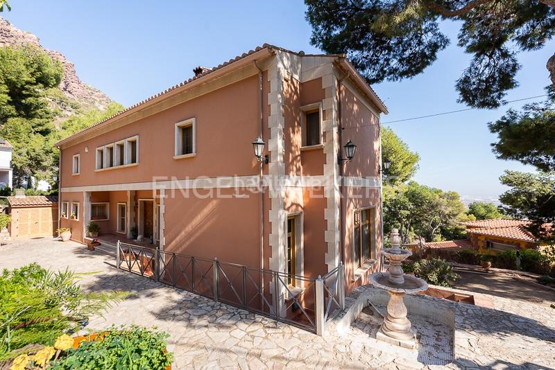 Foto 964604fa-d57b-4df6-8159-8737a69ad9b2. House with heating parking pool in Centro-El Castillo Sagunt