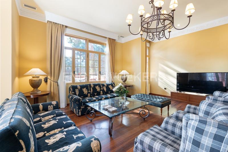 Foto d3bf67f6-c868-4848-a29c-dafaaad42347. House with heating parking pool in Centro-El Castillo Sagunt