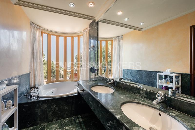 Foto ffae3ad8-dab1-48cb-8dc6-c23f6663cba8. House with heating parking pool in Centro-El Castillo Sagunt