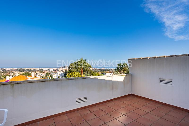 Foto 0c588a07-f762-4956-8155-3b27a8b448e0. Casa  con sol de invierno y vistas al mar. en Dénia