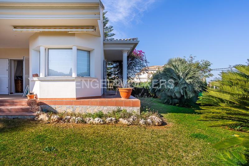 Foto 1bff6c6a-a6c0-496d-b0d8-101a9637b8b6. Casa  con sol de invierno y vistas al mar. en Dénia